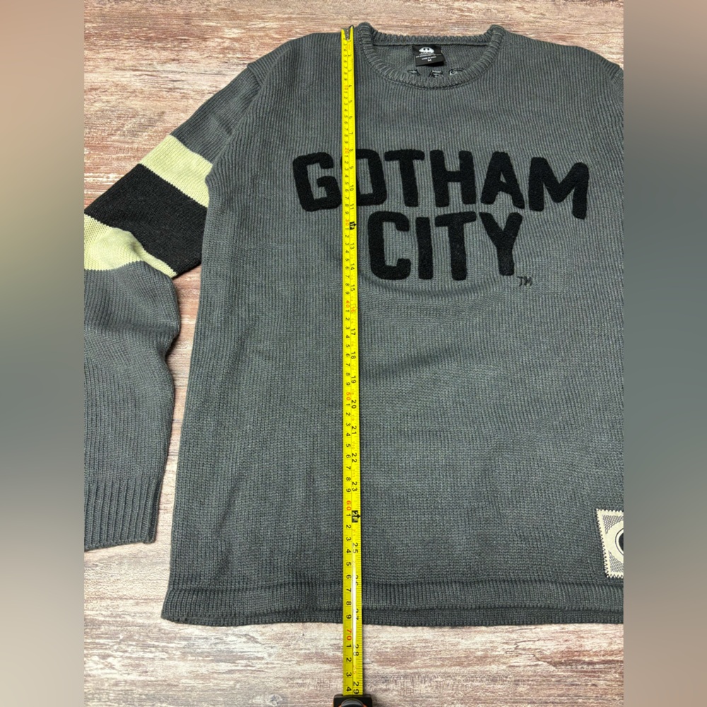 Heroes & Villains | VGUC Men’s Batman Gotham City Varsity Sweater DC Comics, M - Picture 10 of 10